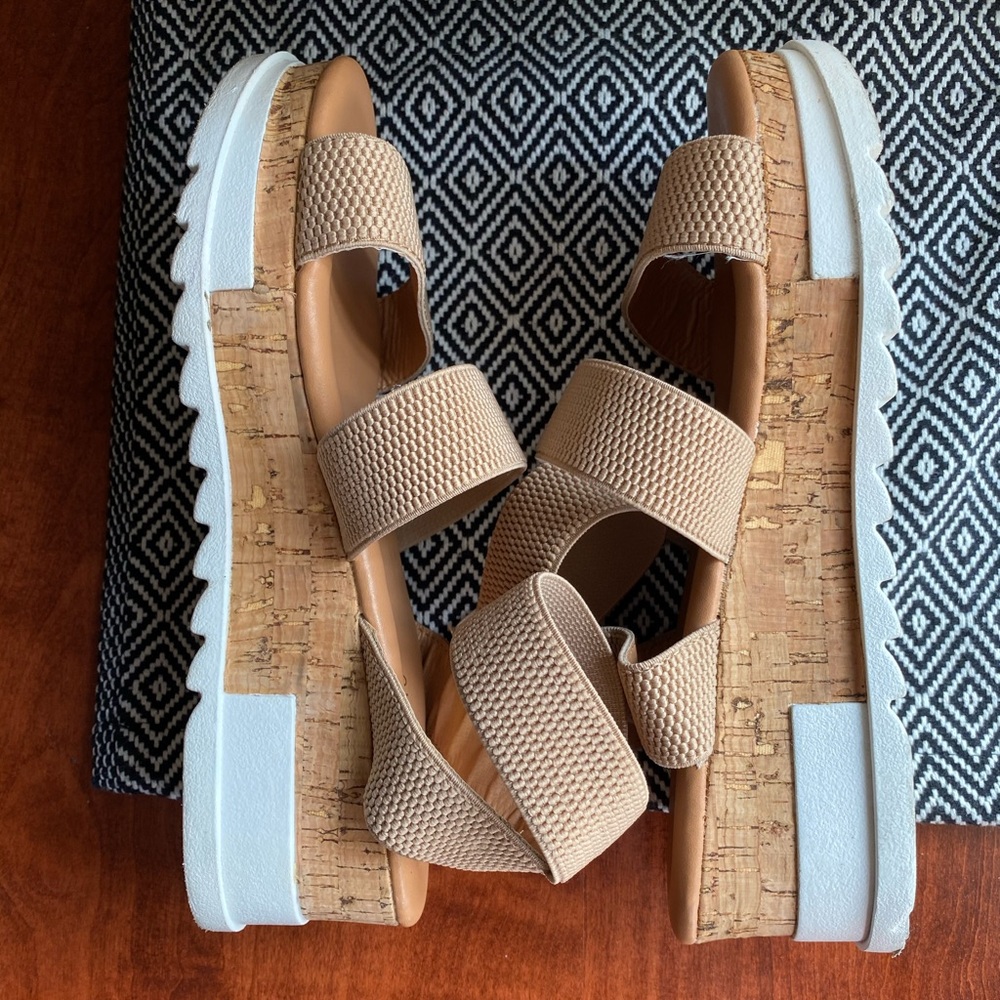 Nude sandals size 7